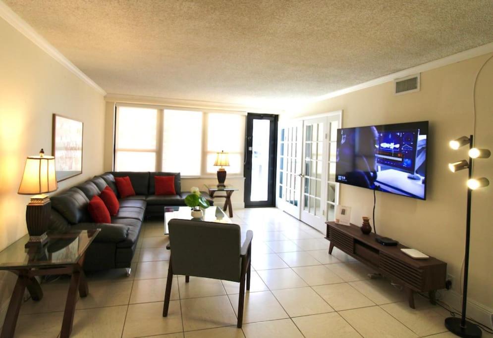 Alexander 511 Beachfront Condo With 2 Pools, Direct Beach Access, Sauna, Tikki Bar Miami Beach Exterior photo